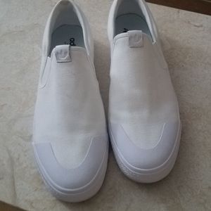 Adidas slip on 11 mens white